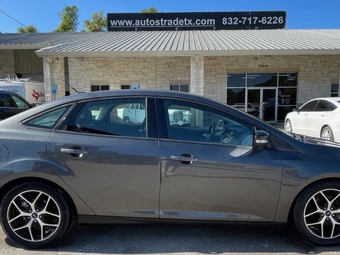 Used 2017 Ford Focus SEL image 6