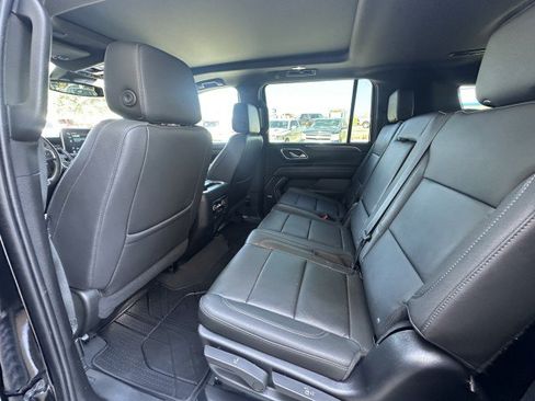 Used 2023 Chevrolet Suburban Z71 AWD/4WD image 15