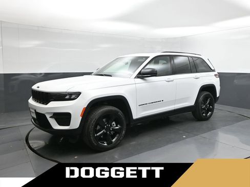 New 2025 Jeep Grand Cherokee Altitude image 1