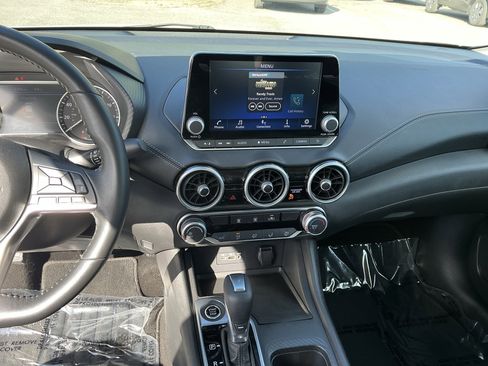 Used 2022 Nissan Sentra SV FWD image 13