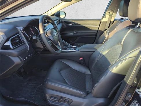Used 2019 Toyota Camry XSE FWD image 11