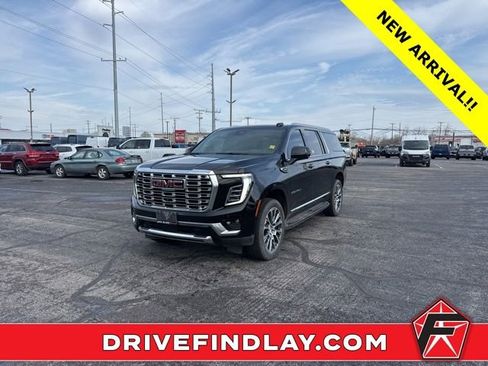 Used 2025 GMC Yukon XL Denali w/ Advanced Technology Package image 1