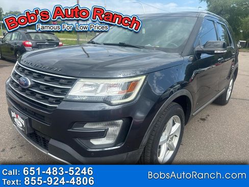 Used 2017 Ford Explorer XLT w/ Equipment Group 202A AWD/4WD image 1