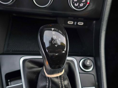 Used 2024 Volkswagen Jetta S image 33