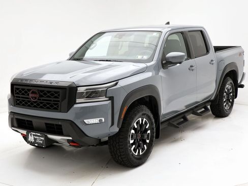 Used 2023 Nissan Frontier PRO-4X w/ Pro Convenience Package image 2