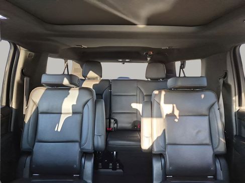 Used 2021 Chevrolet Suburban High Country image 43