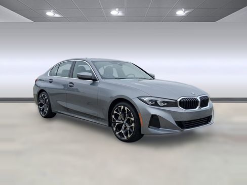 Used 2025 BMW 330i Sedan w/ Convenience Package image 6