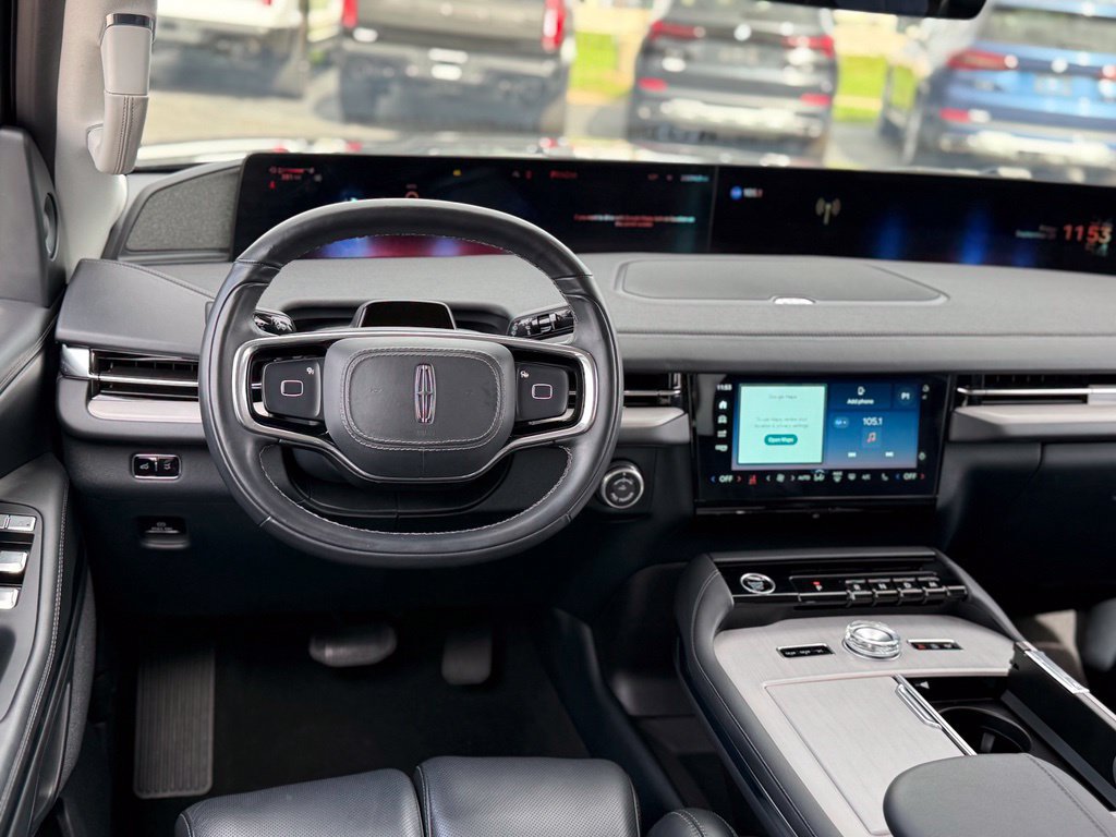 Used 2025 Lincoln Navigator L Reserve AWD/4WD image 6