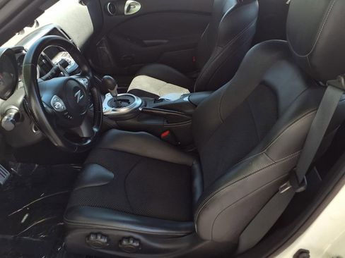 Used 2013 Nissan 370Z Touring RWD image 14
