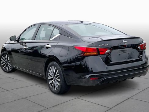 Used 2025 Nissan Altima 2.5 SV image 12