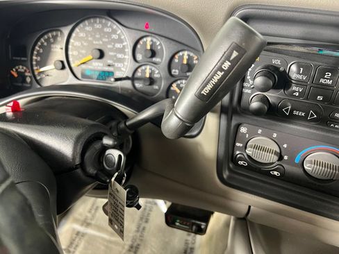 Used 2000 Chevrolet Silverado 2500 LS RWD image 23