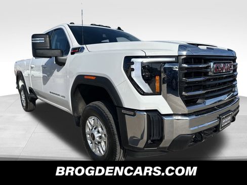 New 2025 GMC Sierra 2500 SLE w/ SLE Value Package; image 10