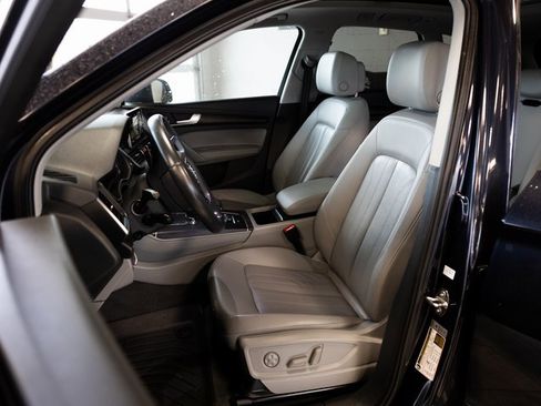 Used 2019 Audi Q5 Prestige w/ Prestige Package image 8