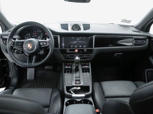 Certified 2026 Porsche Macan AWD/4WD image 13