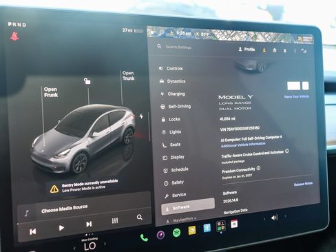 Used 2025 Tesla Model Y Long Range AWD/4WD image 24
