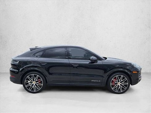 Used 2024 Porsche Cayenne S AWD/4WD image 4
