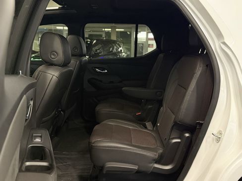 Used 2023 Chevrolet Traverse High Country image 25