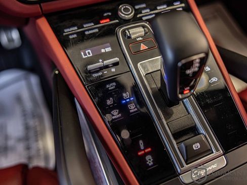 Used 2023 Porsche Cayenne Turbo image 31