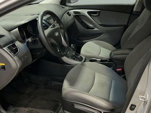 Used 2015 Hyundai Elantra SE image 8