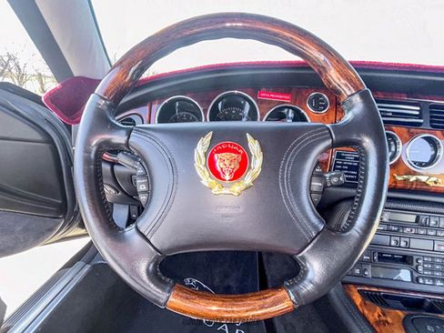 Used 1998 Jaguar XK8 Coupe image 47