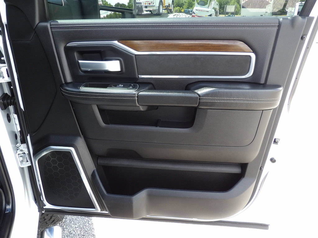 Used 2023 RAM 2500 Laramie AWD/4WD image 36