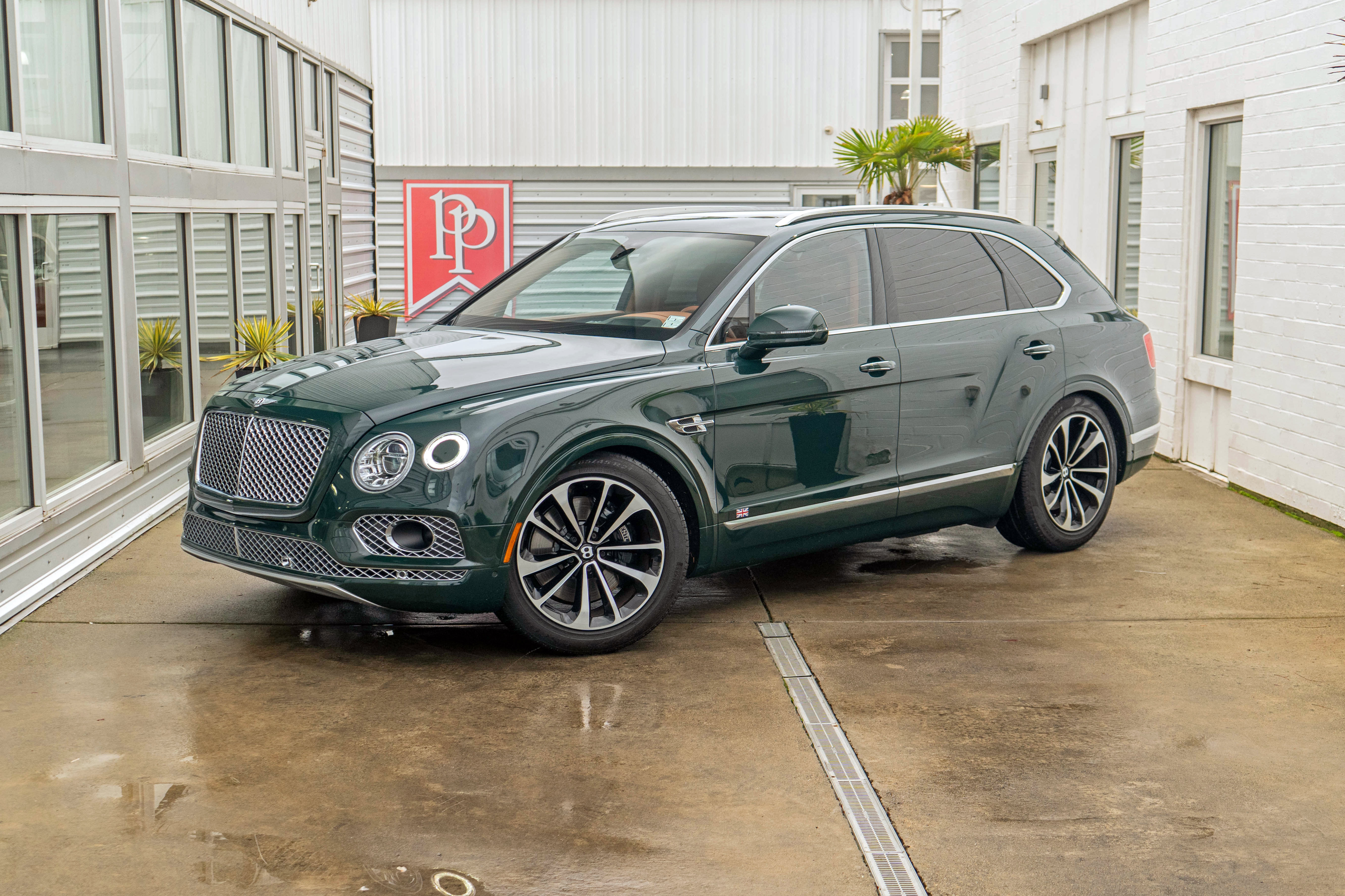 Used 2017 Bentley Bentayga AWD/4WD image 62