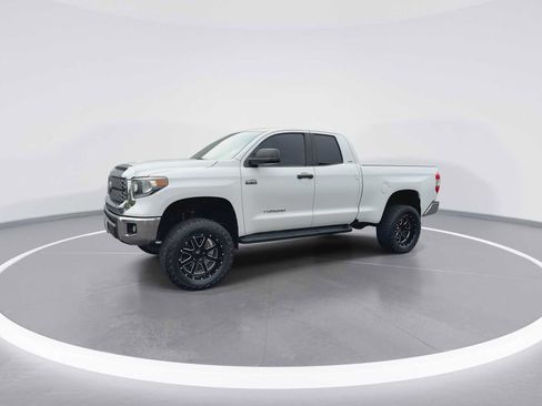 Used 2019 Toyota Tundra SR5 AWD/4WD image 4