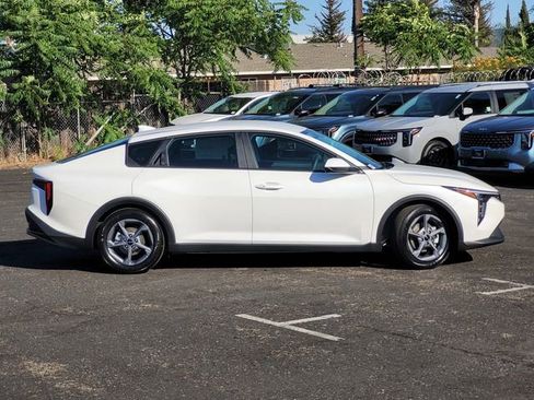 New 2026 Kia K4 FWD image 3