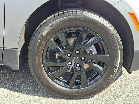 Used 2023 Chevrolet Equinox LS w/ LS Convenience Package image 8