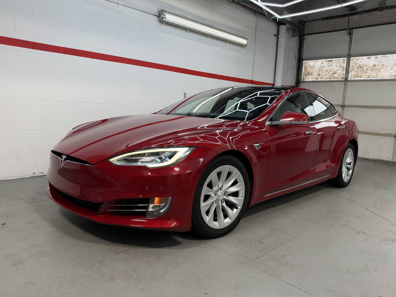 Used 2018 Tesla Model S 75D AWD/4WD image 1
