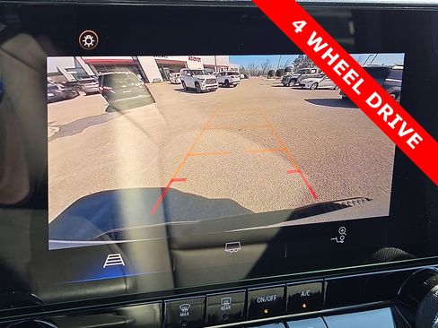 Used 2024 Chevrolet Colorado Trail Boss image 18