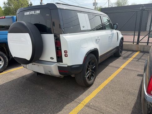 Used 2022 Land Rover Defender 110 S image 4