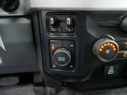 Used 2023 Ford F350 XLT w/ 360-Degree Camera Package AWD/4WD image 21