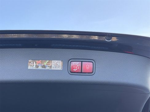 New 2025 Mercedes-Benz GLC 300 4MATIC image 16