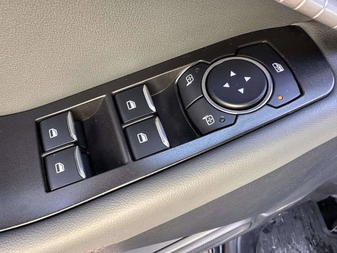 Used 2025 Ford Explorer Active image 10