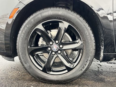 Used 2024 Buick Enclave Essence w/ Experience Buick Package image 9