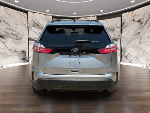 Used 2020 Ford Edge SE FWD image 5
