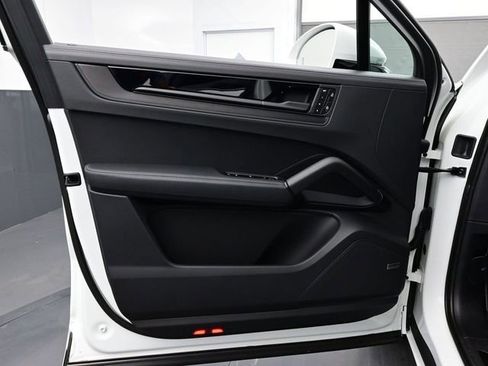 New 2025 Porsche Cayenne GTS image 7