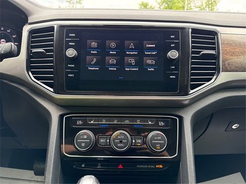 Used 2019 Volkswagen Atlas SEL Premium image 14