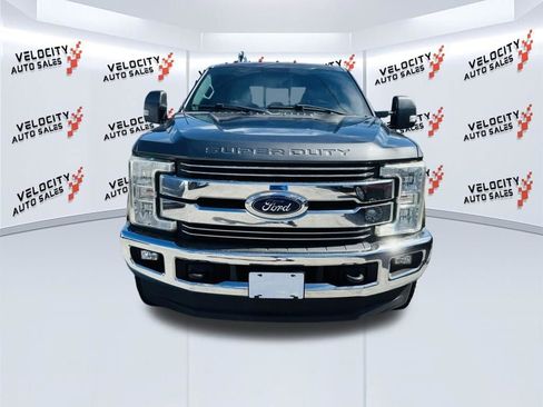 Used 2017 Ford F250 Lariat w/ Lariat Value Package AWD/4WD image 8