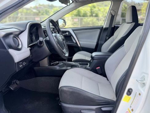 Used 2017 Toyota RAV4 XLE w/ Carpet Mat Package image 18