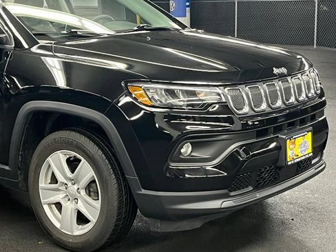 Used 2022 Jeep Compass Latitude AWD/4WD image 39