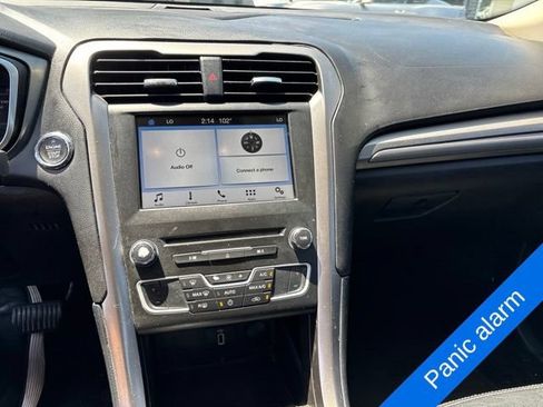 Used 2017 Ford Fusion SE w/ Fusion SE Technology Package FWD image 11