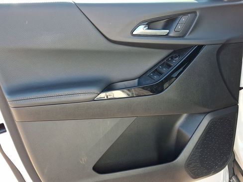 Used 2025 Chevrolet Equinox LT image 28