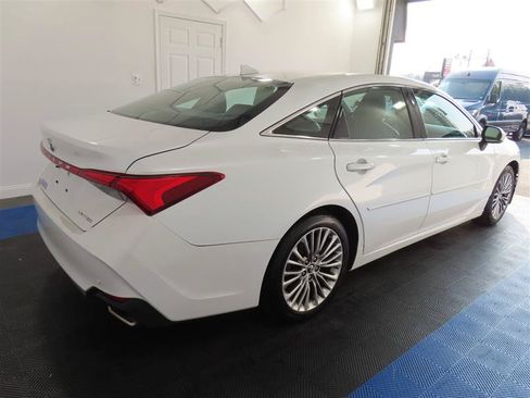 Used 2019 Toyota Avalon Limited w/ Advanced Safety Package FWD image 14