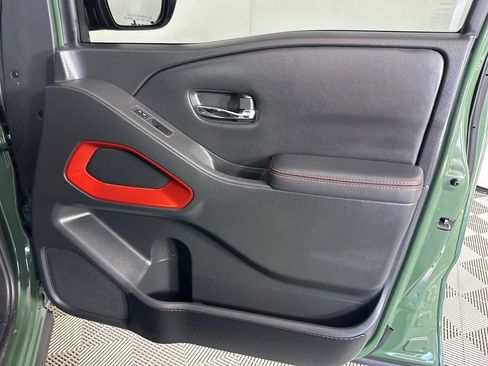 Used 2022 Nissan Frontier PRO-4X w/ Technology Package image 31