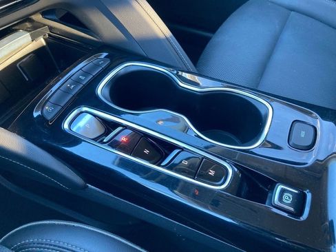 Used 2023 Buick Envision Essence image 24