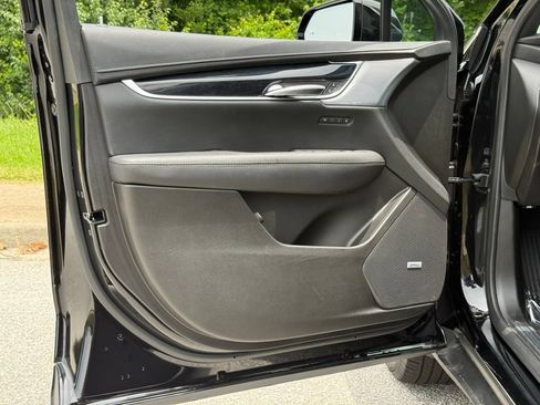 Certified 2025 Cadillac XT5 Premium Luxury w/ LPO, Floor Liner Package AWD/4WD image 21