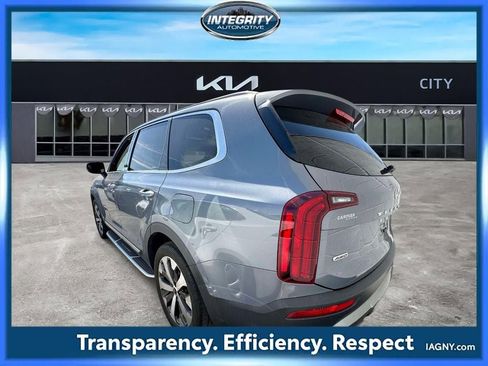 Certified 2022 Kia Telluride S AWD/4WD image 4