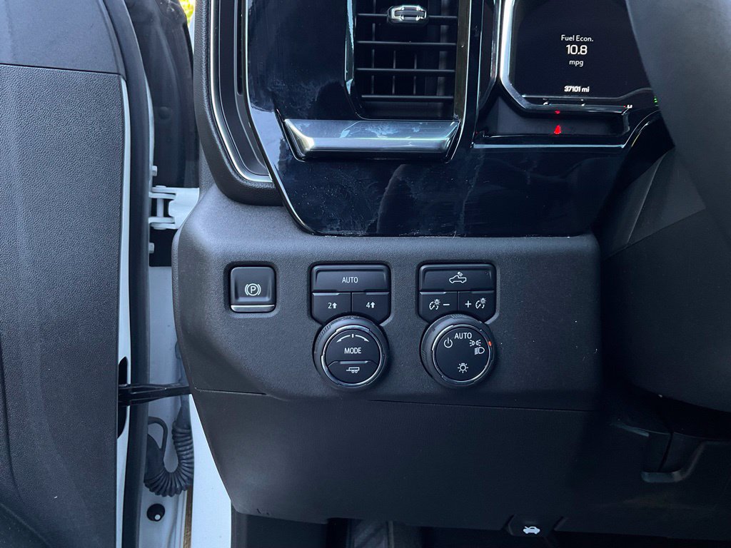 Used 2024 Chevrolet Silverado 1500 LT AWD/4WD image 13